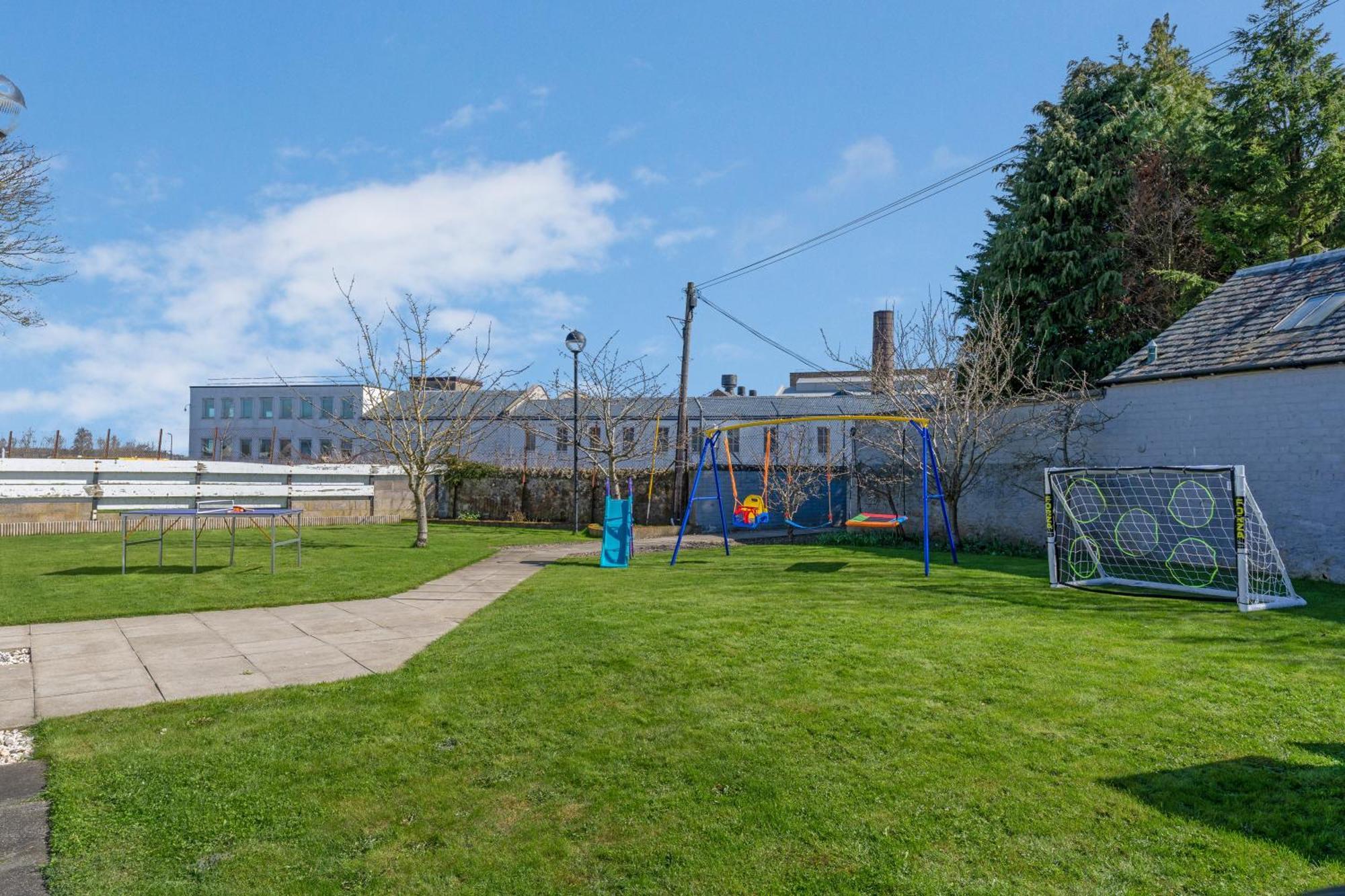Guardbridge House: Spacious Golfer's Retreat near St Andrews Exterior photo