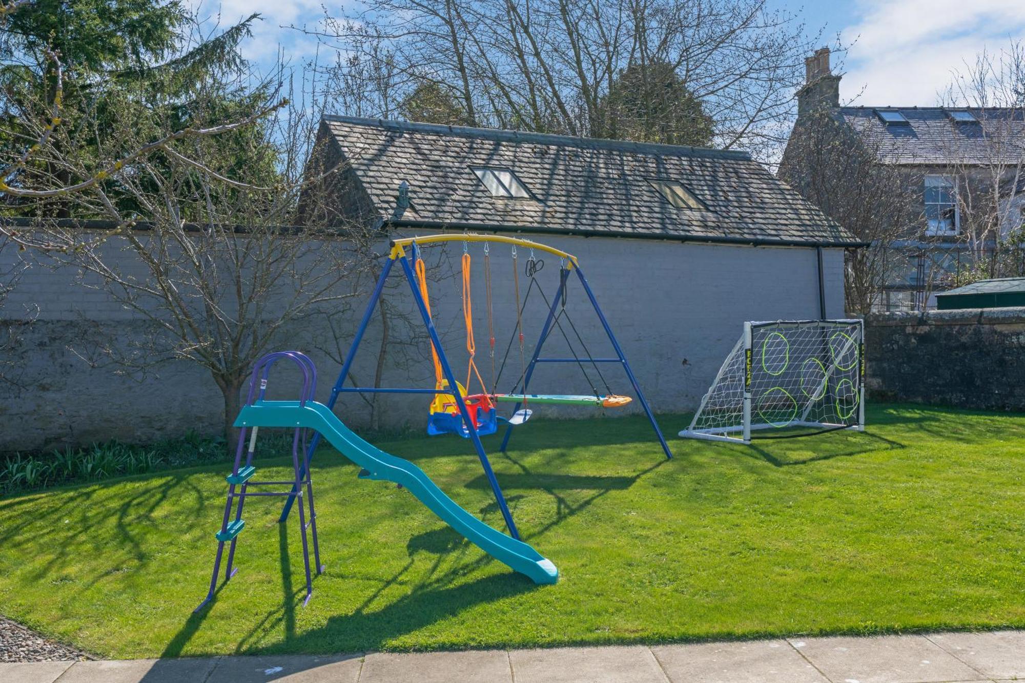 Guardbridge House: Spacious Golfer's Retreat near St Andrews Exterior photo